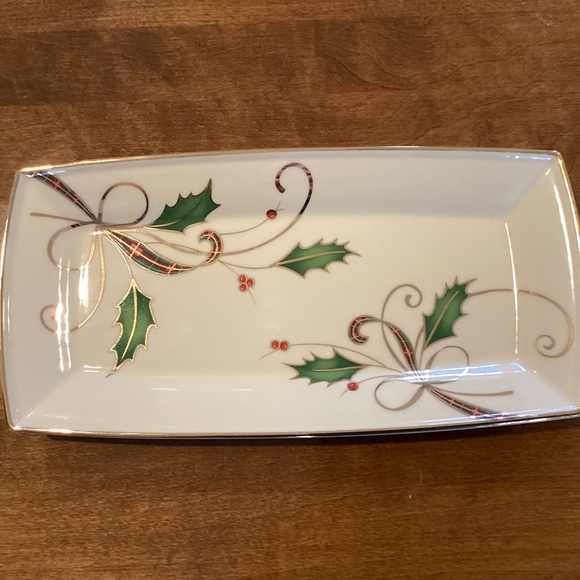 Lenox Holiday Nouveau Fingertip Towel Tray - Picture 1 of 3